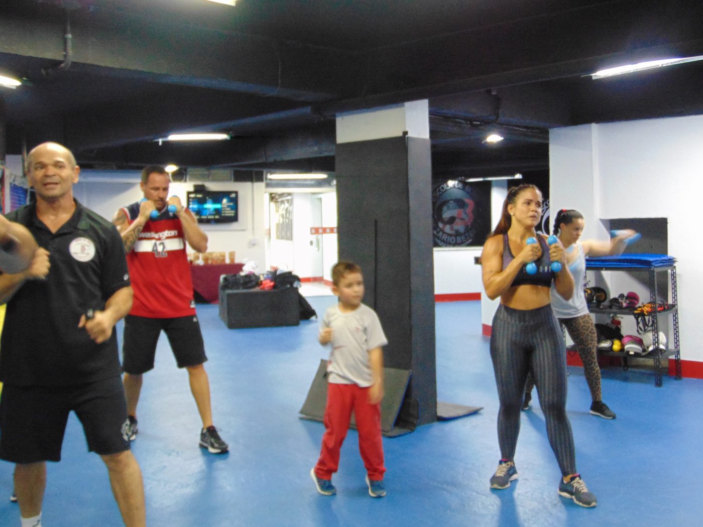 Treino em grupo na academia